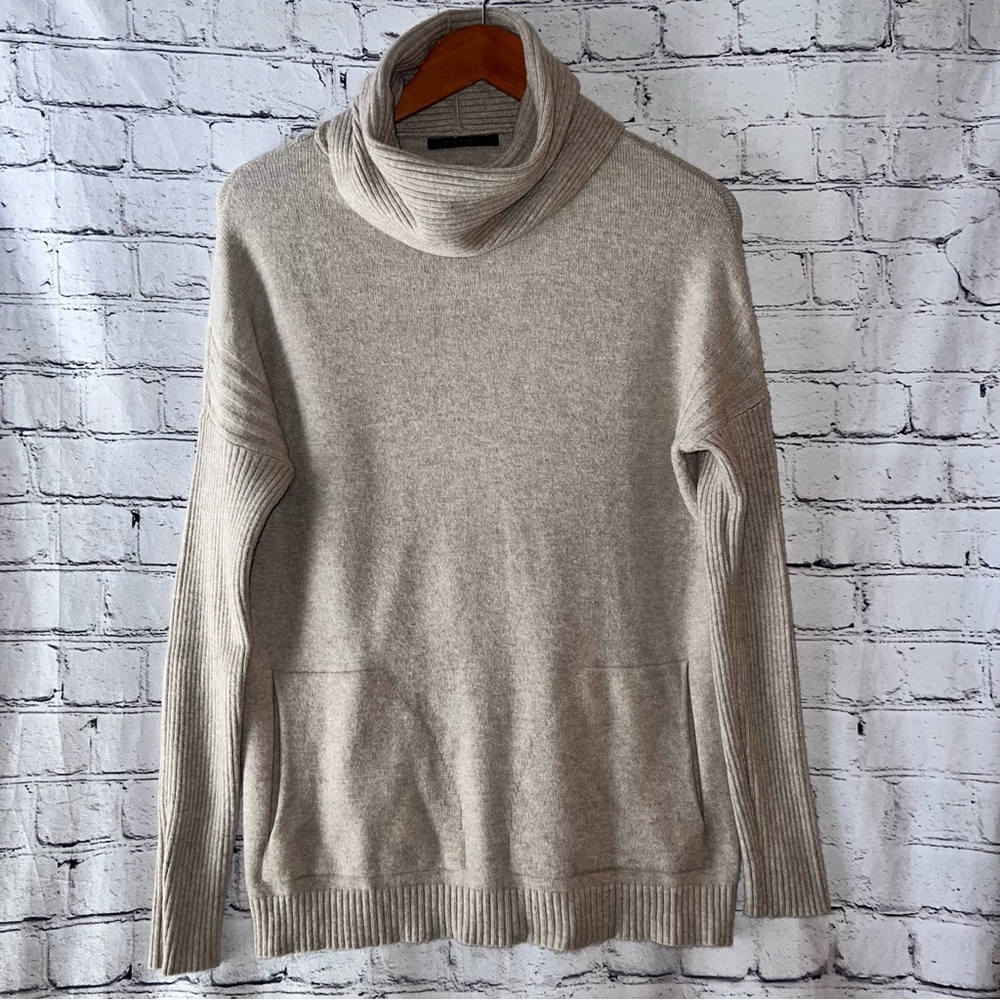 Cyrus Women’s Beige Cowl Neck Long Sleeve Sweater Size Medium